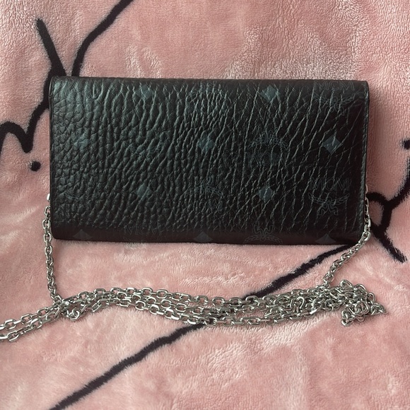 MCM Patricia Visetos Wallet on Chain - Picture 3 of 14